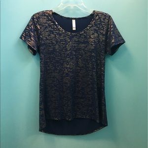 Lularoe Classic Tee from the elegance collection!