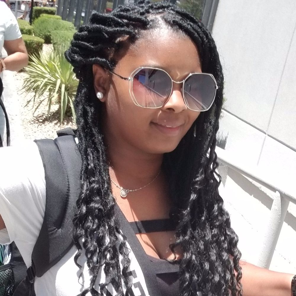 Meet your Posher, Kelly