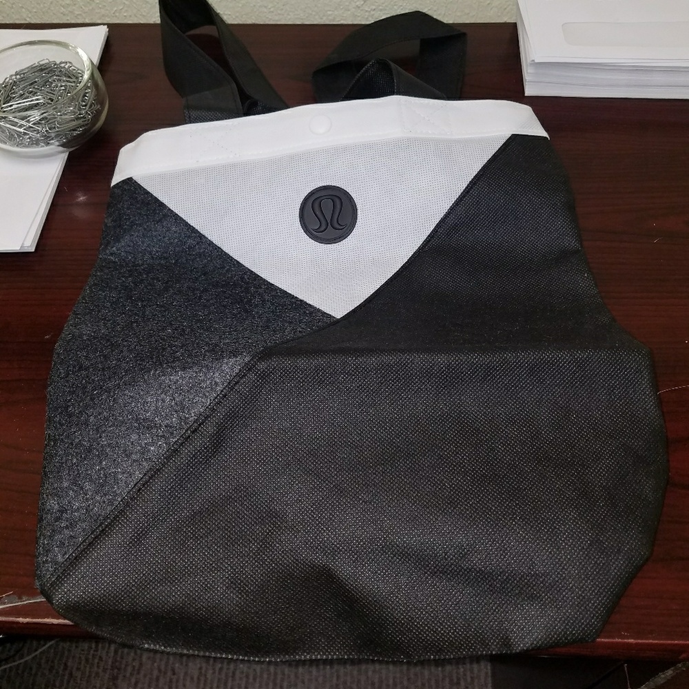 Lululemon bag