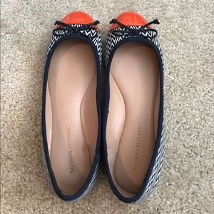 Size 7. Banana Republic flats. Size 7. Banana Republic flats.