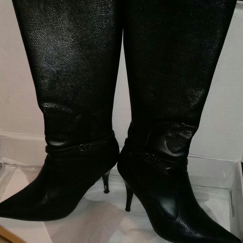 Blk heel boots