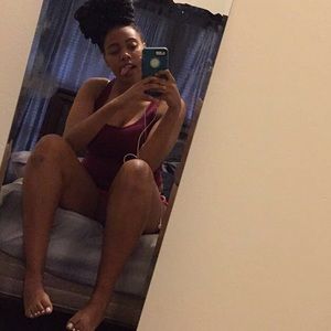 Meet your Posher, Laniya