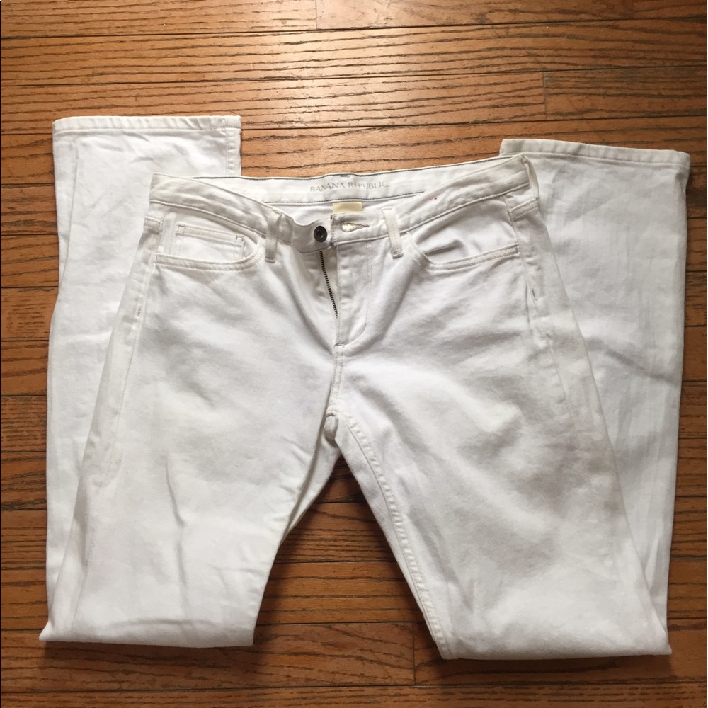 Best in jeans Host Pick!! White Straight Leg Jeans