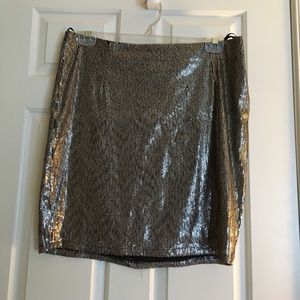 Sequenced high-waisted mini skirt