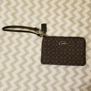 NWOT Coach small wristlet
