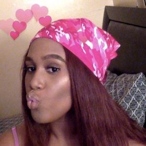 Meet your Posher, Monifa