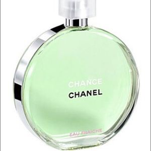 🌸  Chanel Eau Fraiche  🌸