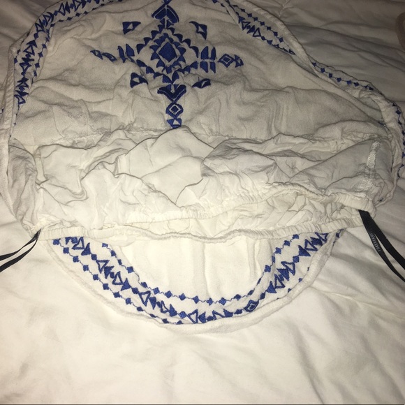 Strapless Aztec CropTop Defining Blue Embroidery - Picture 4 of 4