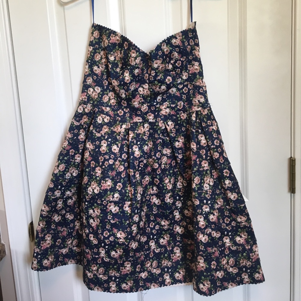 Adorible elastic mini a line floral dress