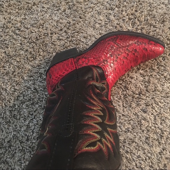 Men snake skin boots only worn by women  NOT FOR SALE main image 8