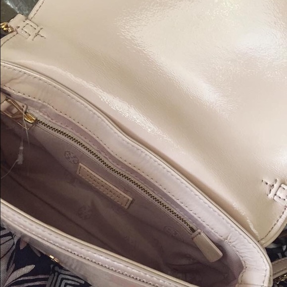 TORY BURCH CLUTCH - Picture 5 of 7