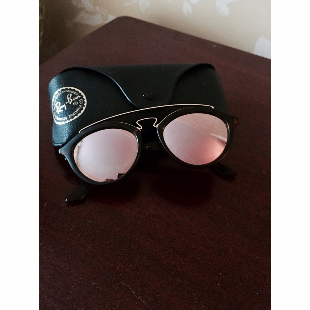 Ray-Ban Mirrored Sunglasses