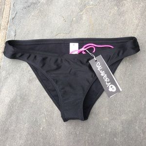 Surfer bikini bottom!  NWT