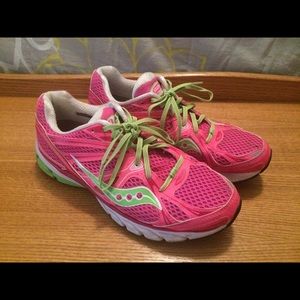 Women's pink size 10.5 Saucony running shoe