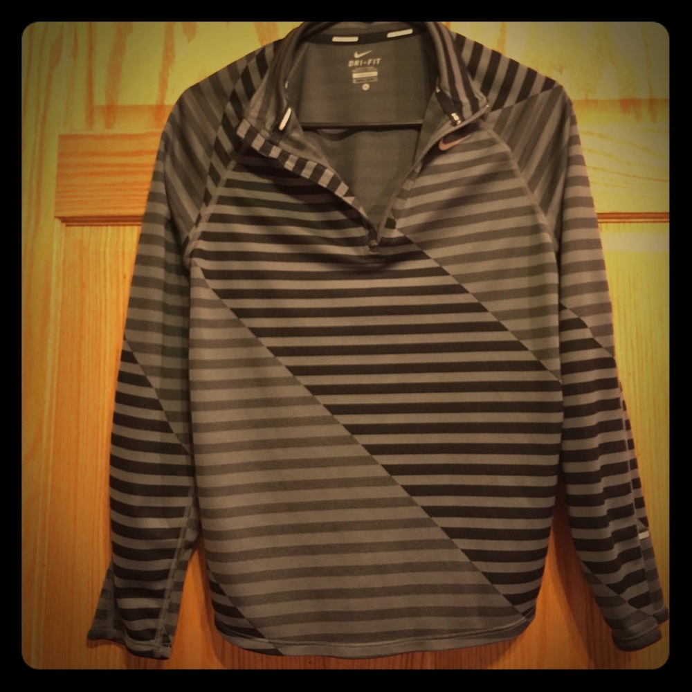 Nike dri-fit top -youth  XL