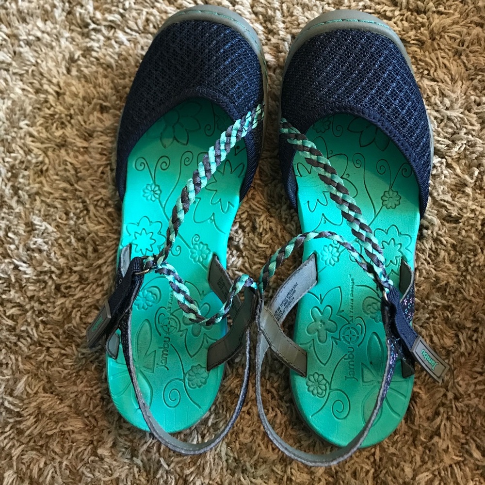 Jumbo big girl size 4 sandals