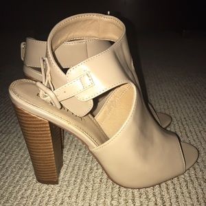 Nude Heels/clogs