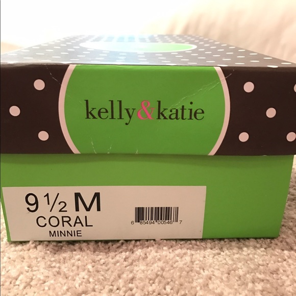 Coral/Pink Low/Short Heels - Picture 7 of 8