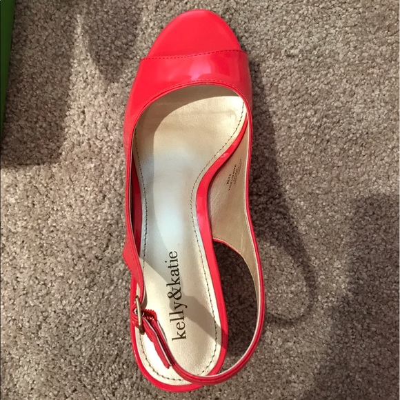 Coral/Pink Low/Short Heels - Picture 3 of 8