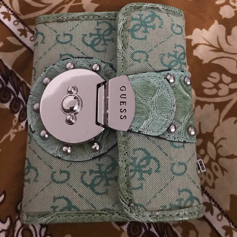 Guess wallet