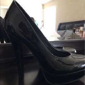 Semi used size 7 Lauren Conrad pumps
