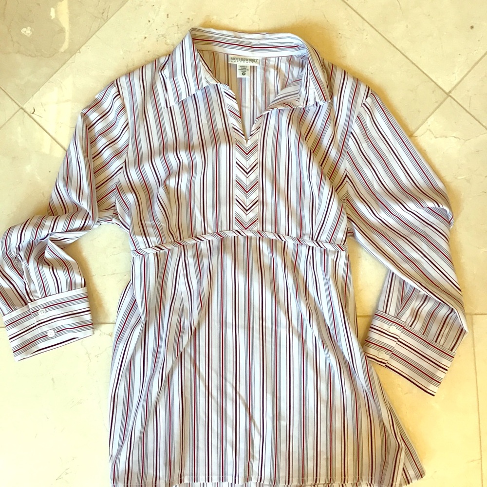 🐣 NWOT- Motherhood Maternity striped top🐣