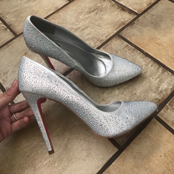 Silver pointed toe heels - Picture 2 of 3