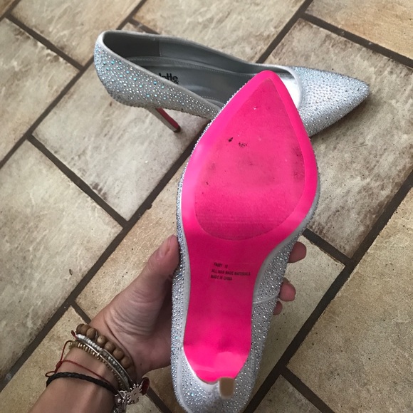 Silver pointed toe heels - Picture 3 of 3