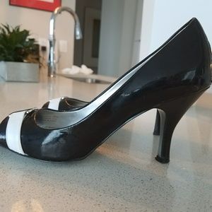 ELIE TAHARI Black/White Patent Leather Spectators