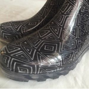 TOMS Woman's Rain Boots - Tribal Print