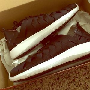 Nike Juvenate Women Black Size 8