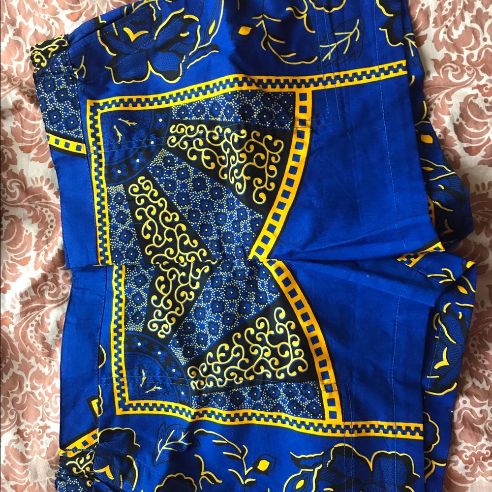 "ROSES can be Blue" shorts