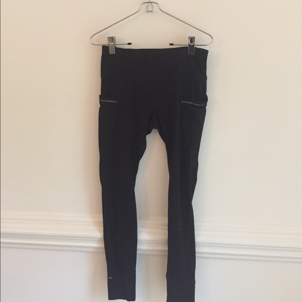 Athleta black leggings with pockets