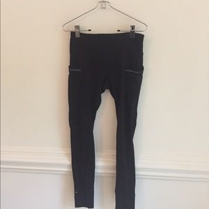 Athleta black leggings with pockets