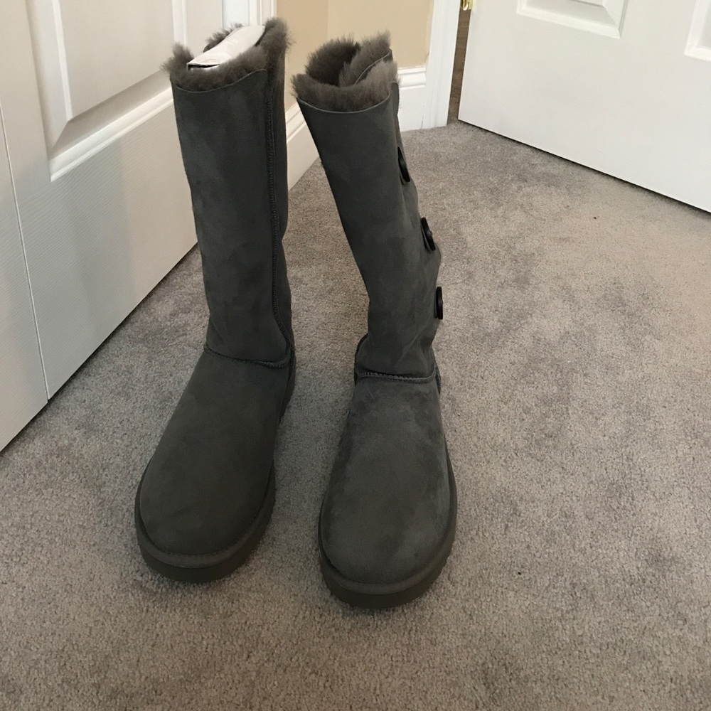 Tall grey UGG Bailey Button boots size 10 NWOT