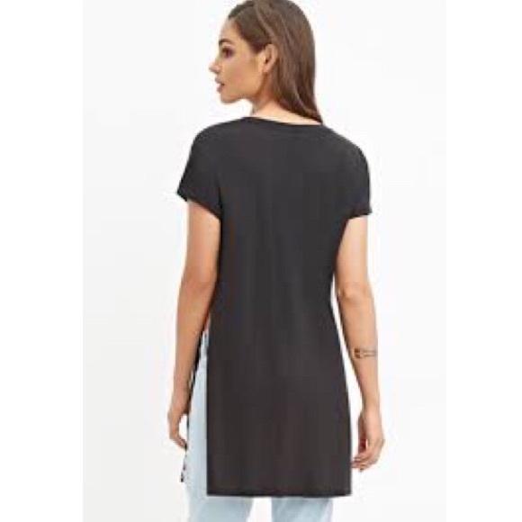 High-Slit Longline Tee - Picture 3 of 4