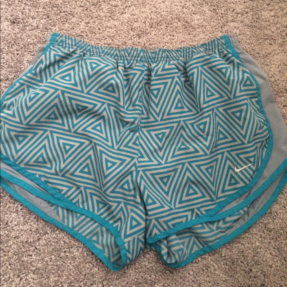 Nike shorts size large