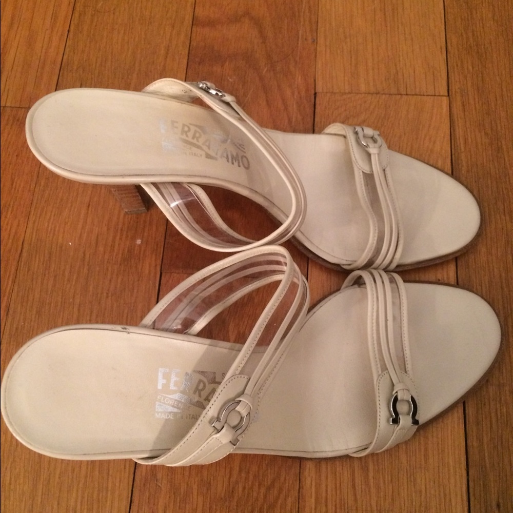 Ferragamo nude sandals with heel