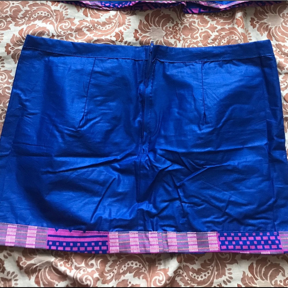 "Aztec Influence " Skirt - Picture 2 of 2