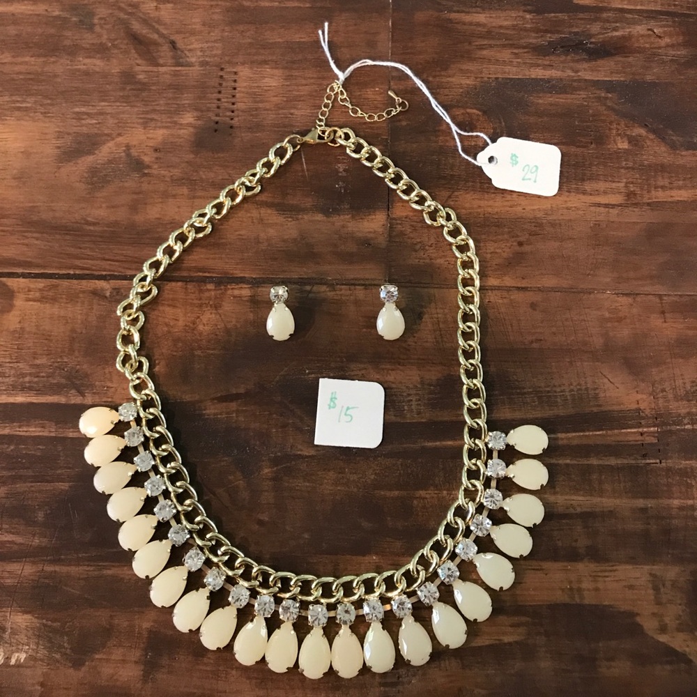 Boutique Necklace and Earrings set
