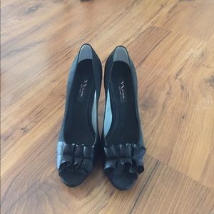 Nina Black Pumps