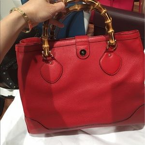 Gucci tote red 15x15
