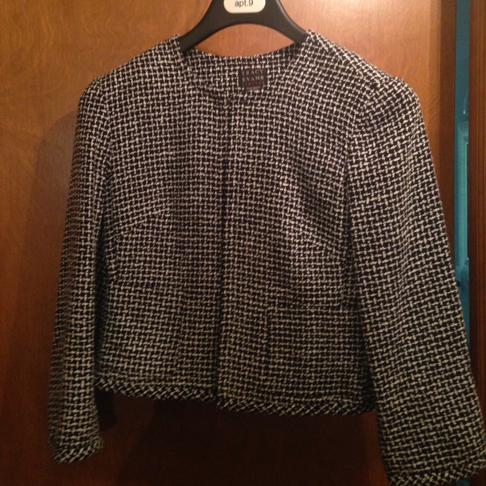 Tracy Evans 3/4 sleeve jacket.