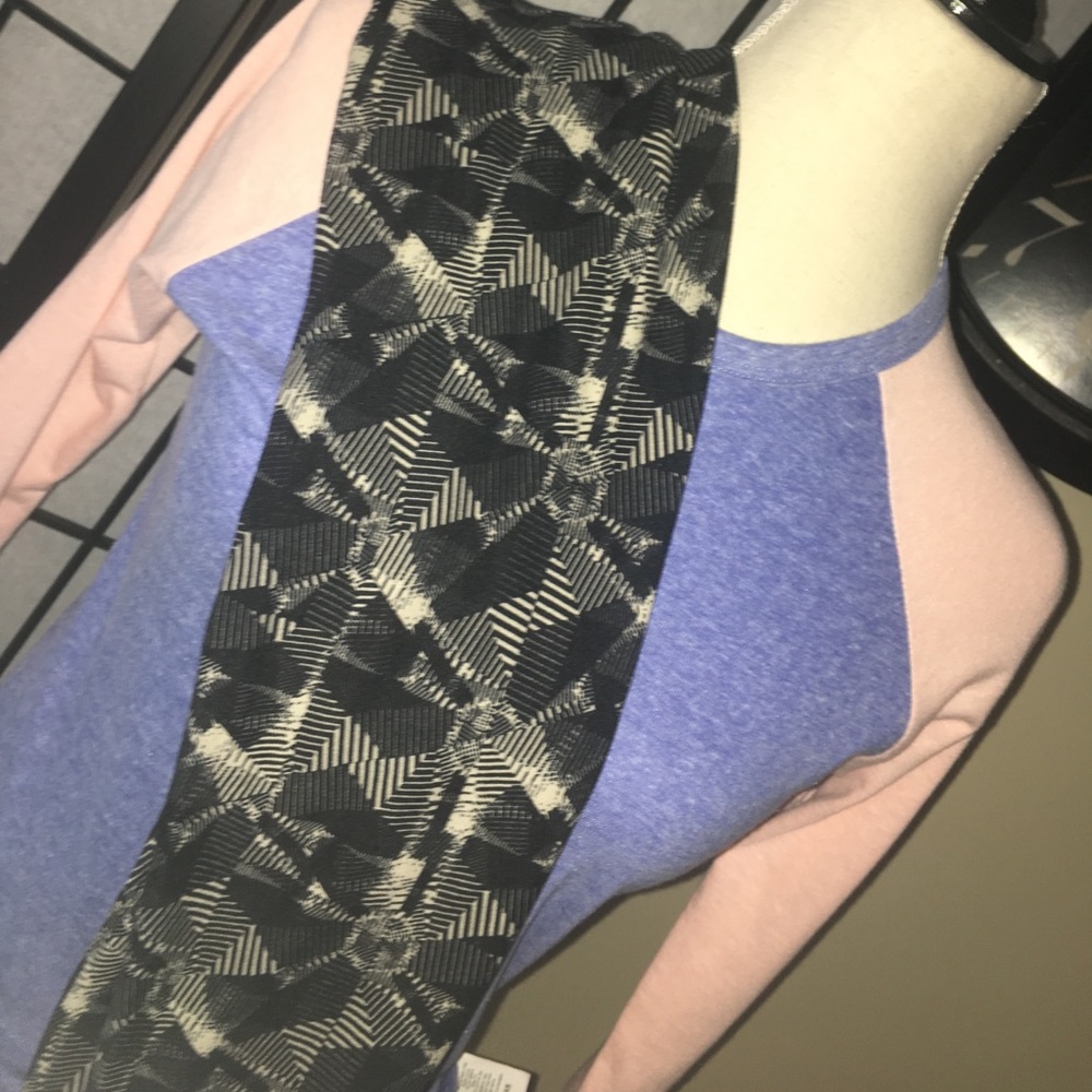 NEW LuLaRoe Black Patterned Leggings OS
