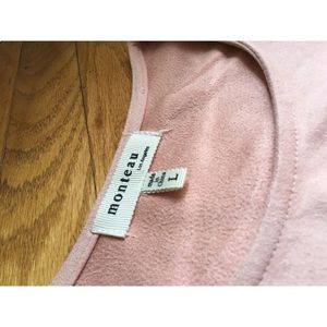 [ONE HOUR SALE]✨🎉Adorable Swede Scalloped Top!🎉✨