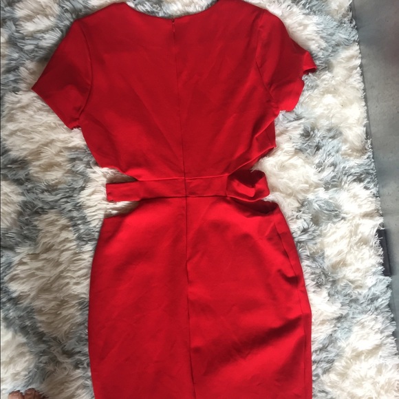 Lulu's Red dress 💋 FEELIN THE HEAT CUT OUT - Picture 4 of 7