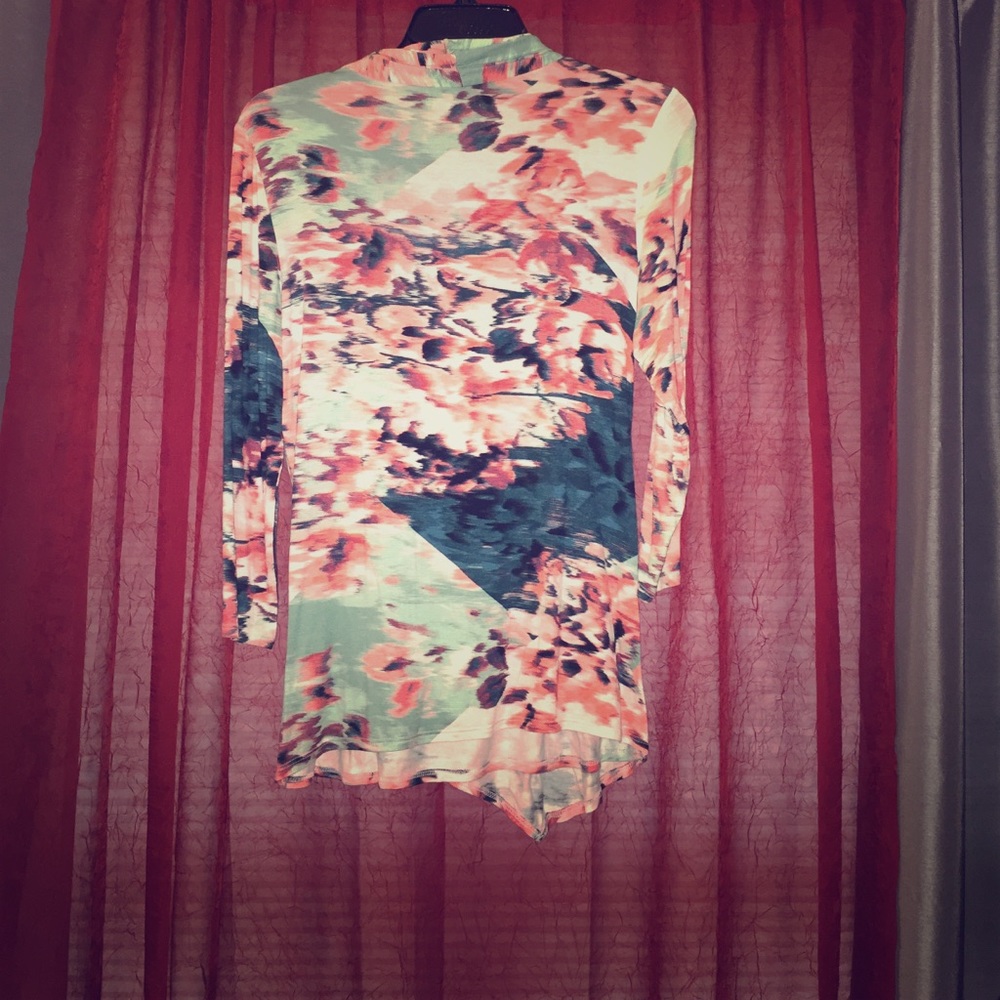 Multicolored blouse - Picture 3 of 3