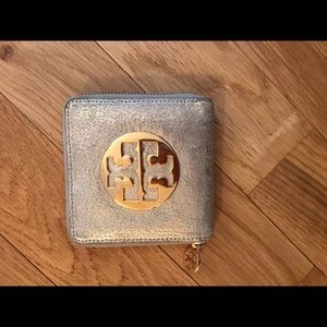 TORY BURCH HAND HELD WALLET