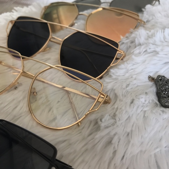 🥑Clear Frame Iridescent Cat Eye Aviator Sunnies🥑 - Picture 3 of 7