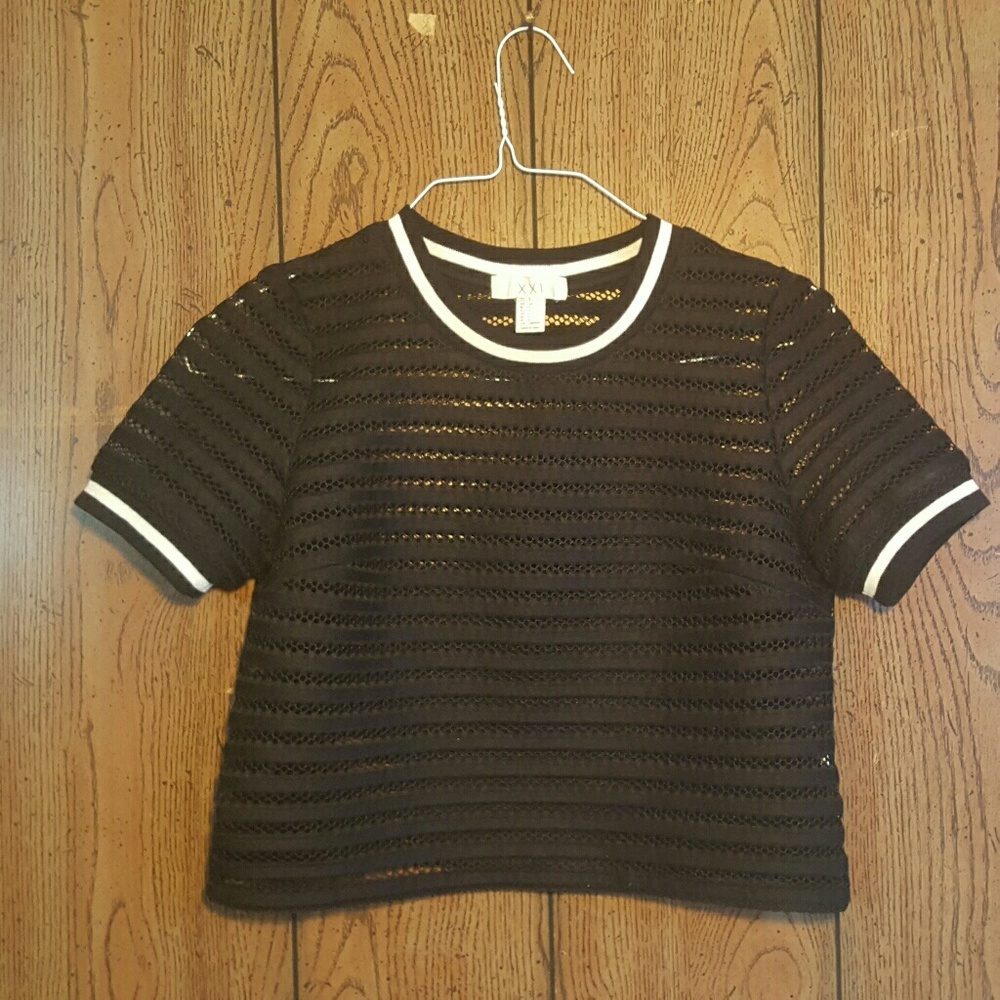 New MESH/NET Black Tshirt/Crop top - Picture 3 of 3
